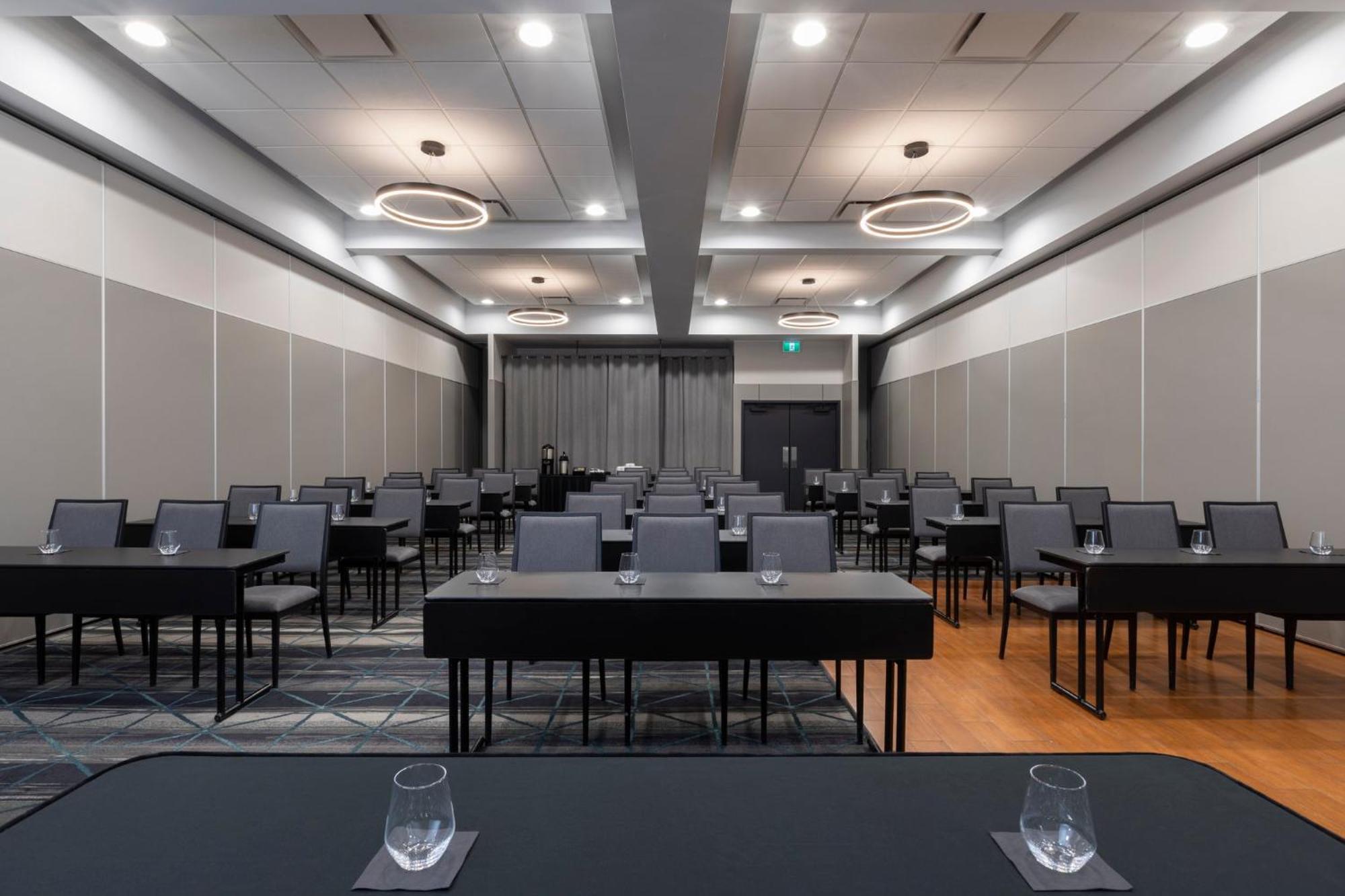 Holiday Inn St-Jean-Sur-Richelieu Congres By Ihg Сен-Жан-сюр-Ришельо Екстериор снимка